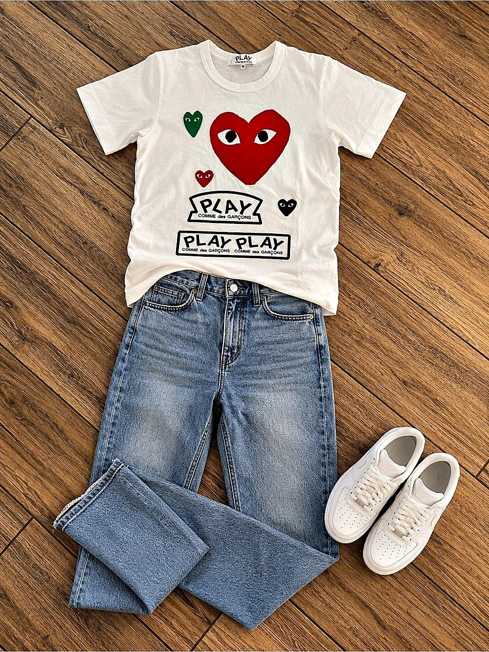 New w/tag COMME des GARÇONS PLAY Multiple Heart Logo T-Shirt women’s Medium